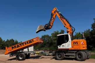 1. EDK C80 V8 mit Mobilbagger