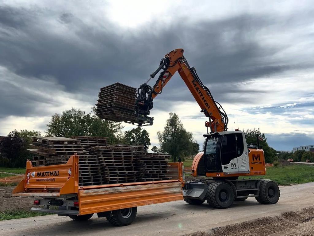 3. EDK C80 V8 mit Mobilbagger