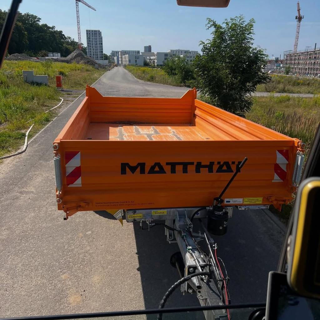 8. EDK C80 V8 mit Mobilbagger