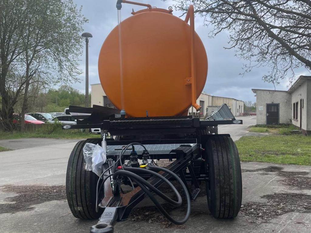 567BE5F1-055B-4F12-8595-9F2FD18F1560